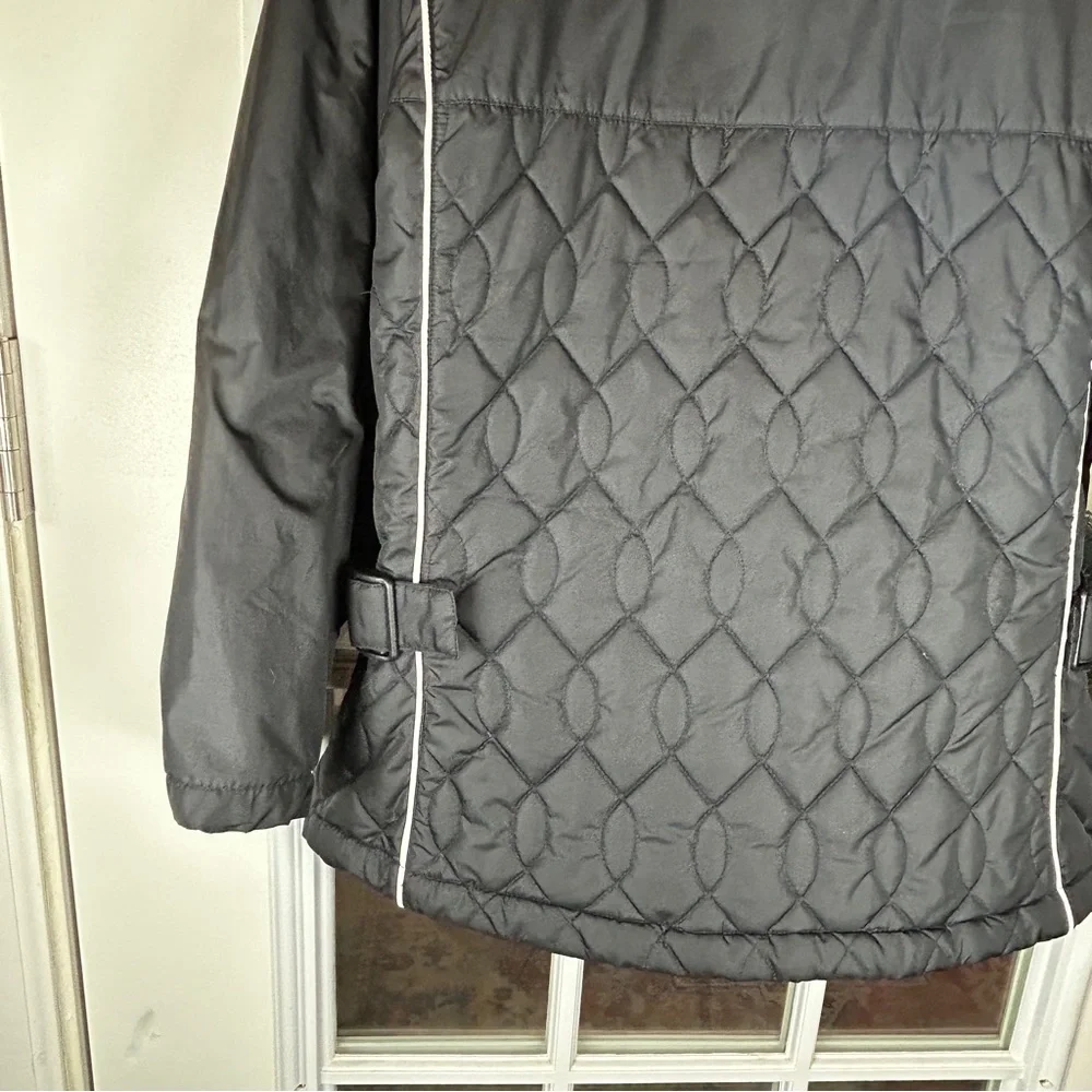 Nike‎ Women’s Black and White Quilted Puffer Jacket Size Large